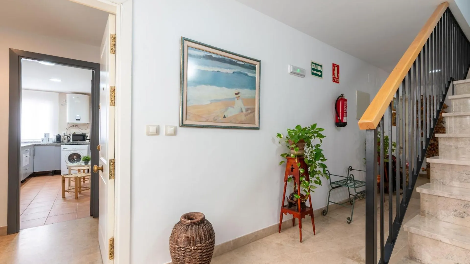 3 Habitaciones Y 2 Banos Junto Al Rio 세비야 아파트