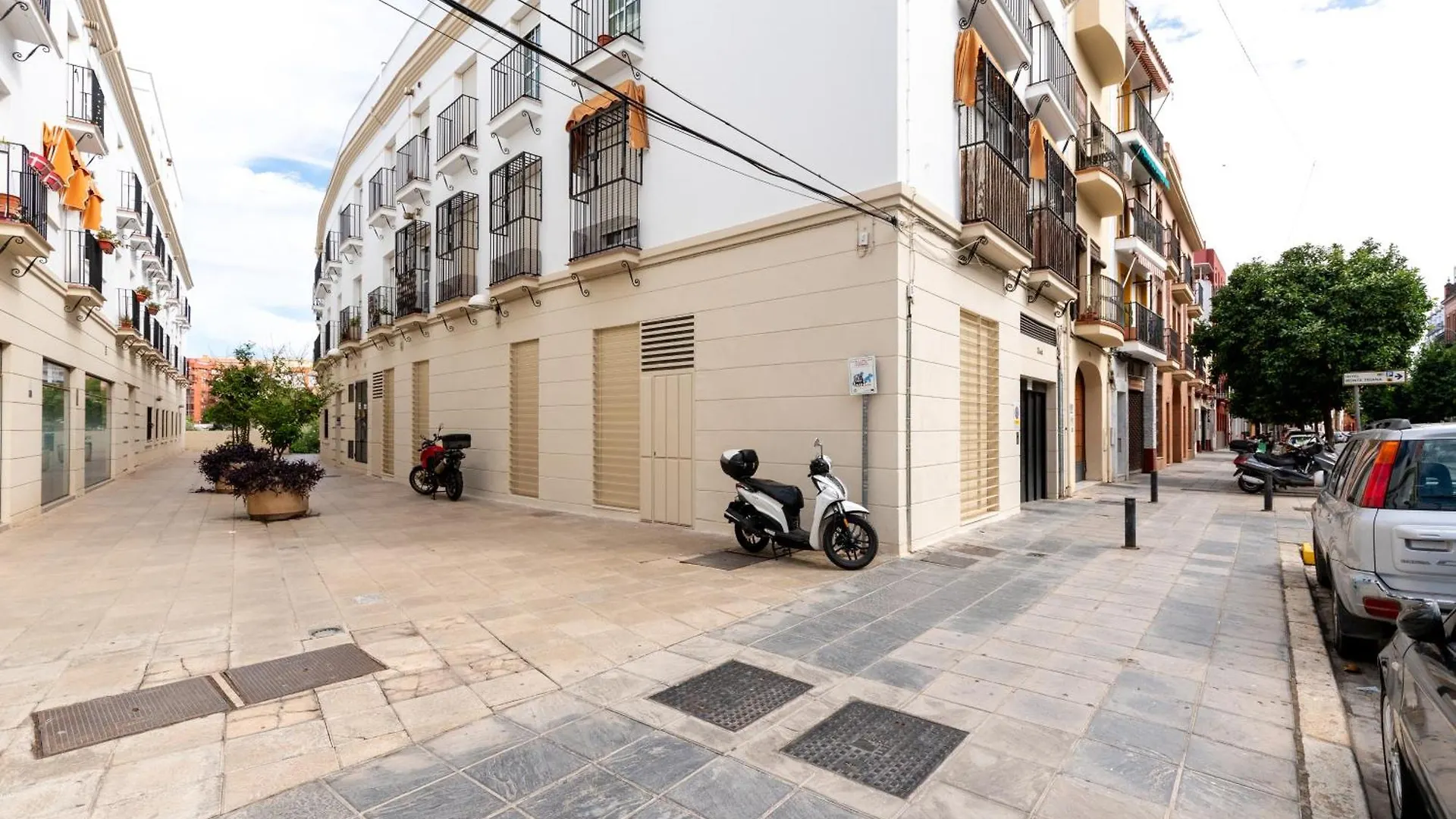 3 Habitaciones Y 2 Banos Junto Al Rio 세비야