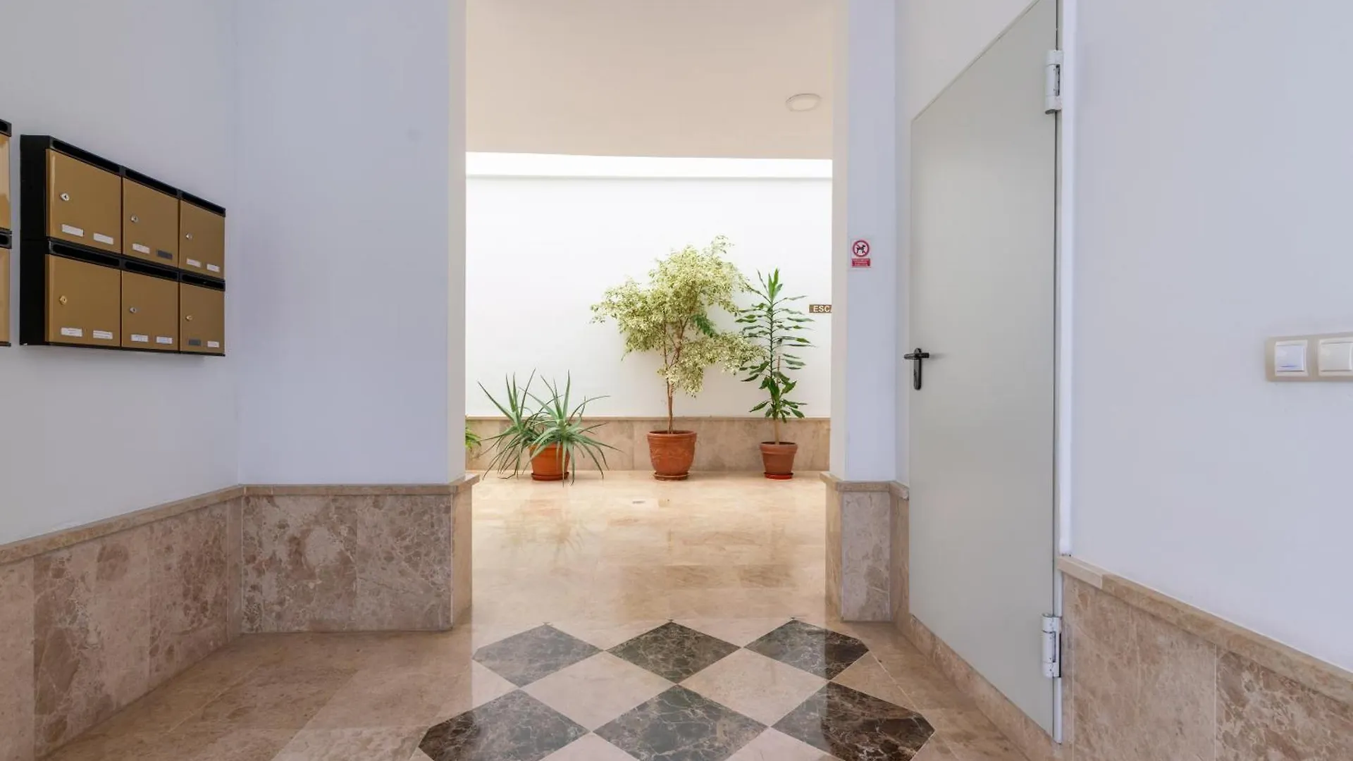 Apartment 3 Habitaciones Y 2 Banos Junto Al Rio Seville Spain