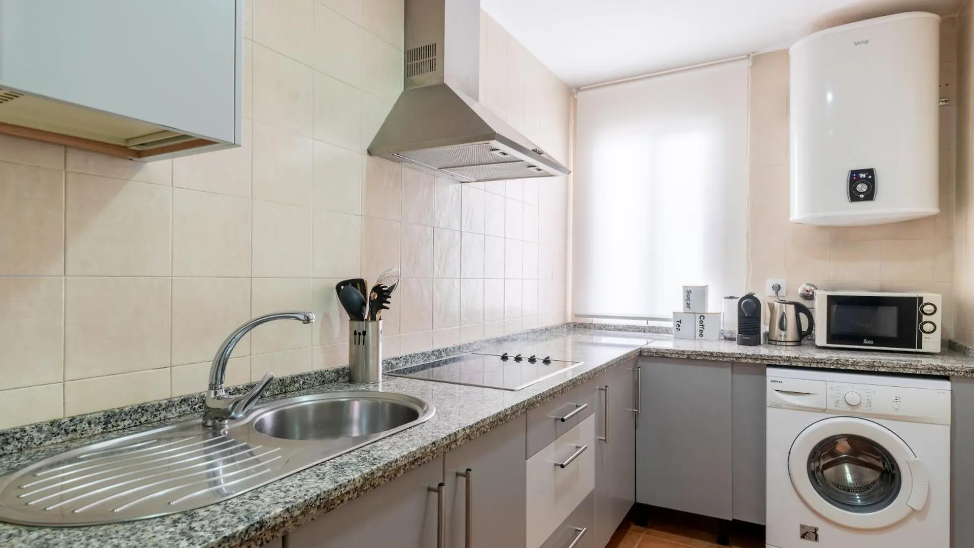 3 Habitaciones Y 2 Banos Junto Al Rio Seville Spain