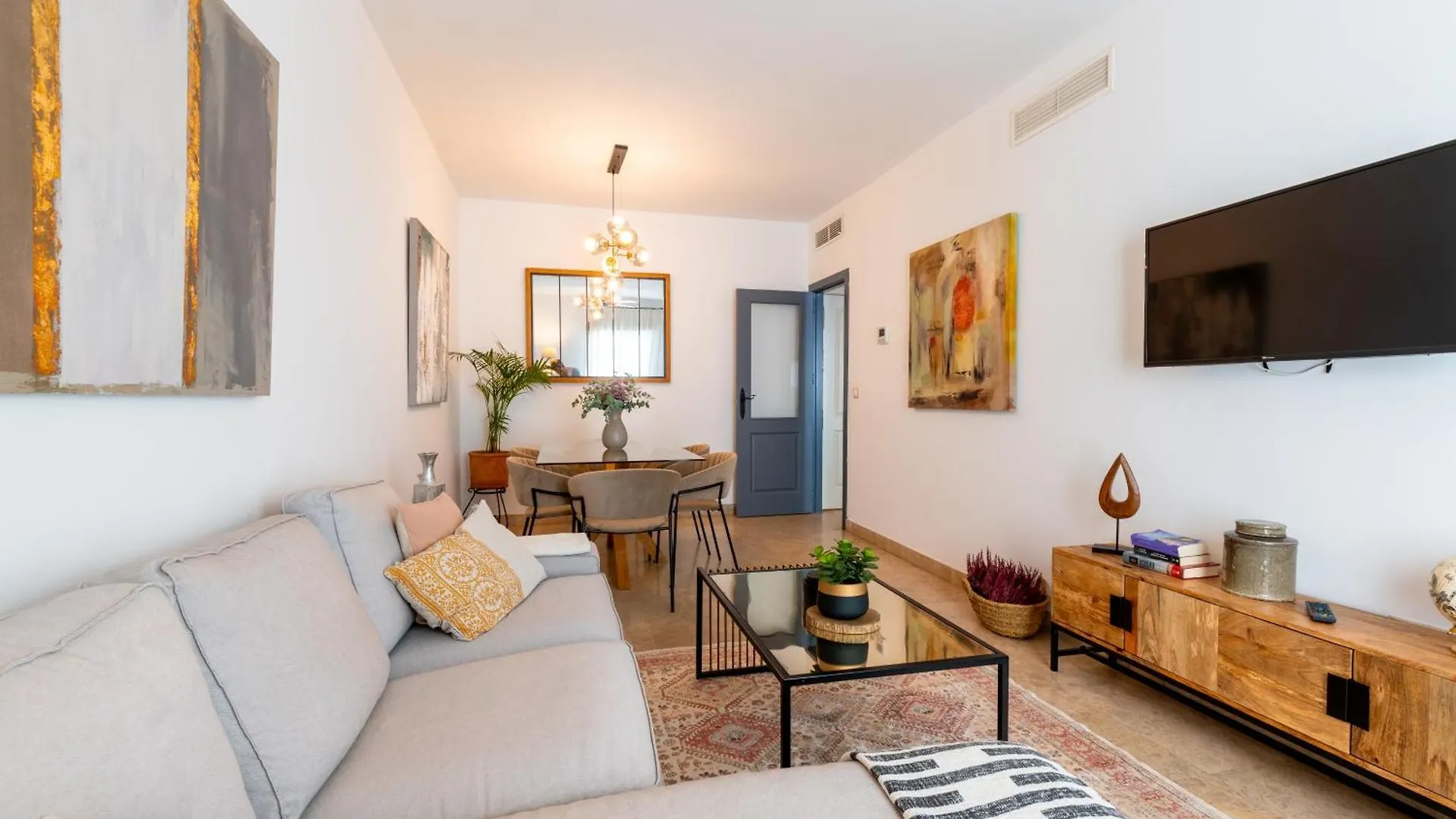 3 Habitaciones Y 2 Banos Junto Al Rio Seville Spain