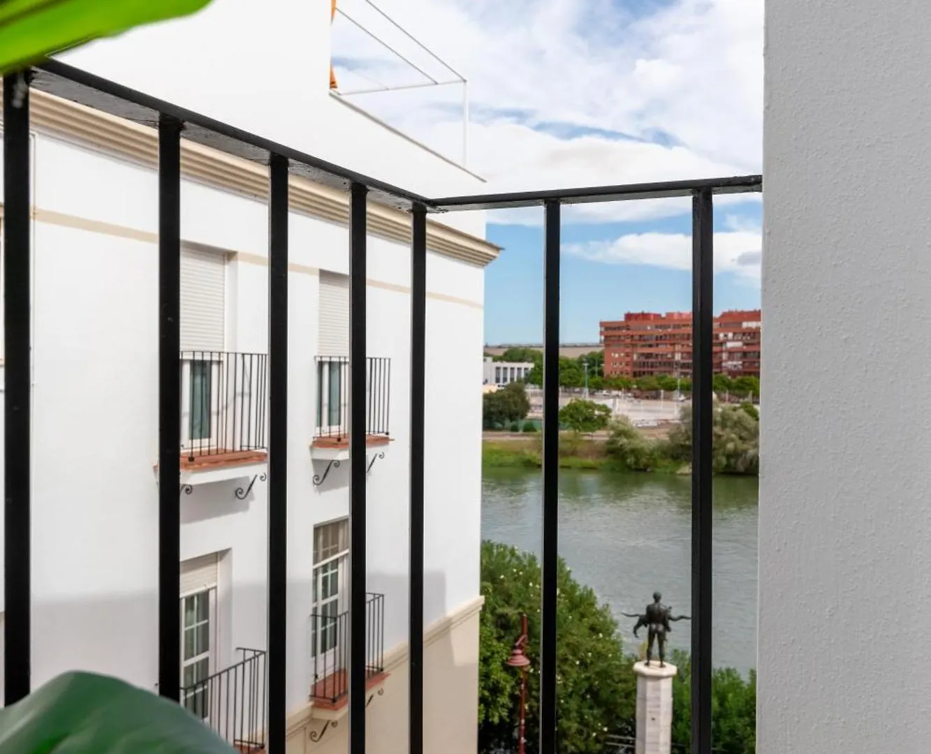 3 Habitaciones Y 2 Banos Junto Al Rio Seville 0*,