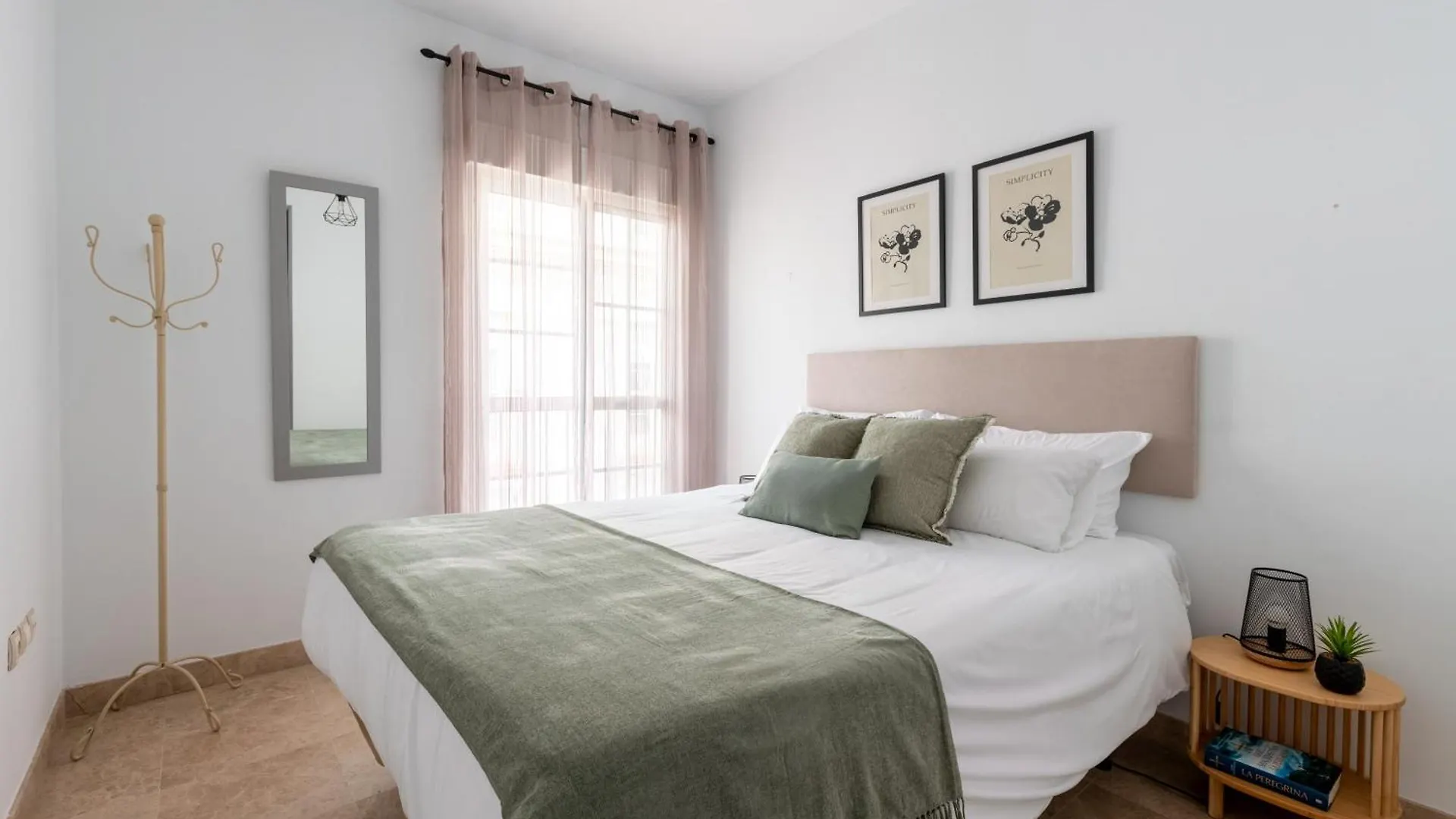 Apartment 3 Habitaciones Y 2 Banos Junto Al Rio Seville