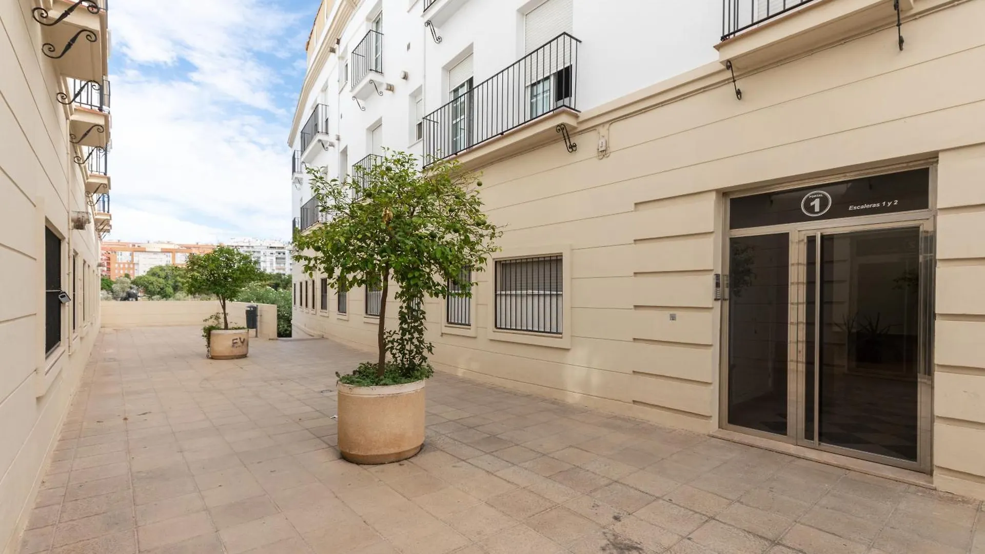 3 Habitaciones Y 2 Banos Junto Al Rio Seville Spain