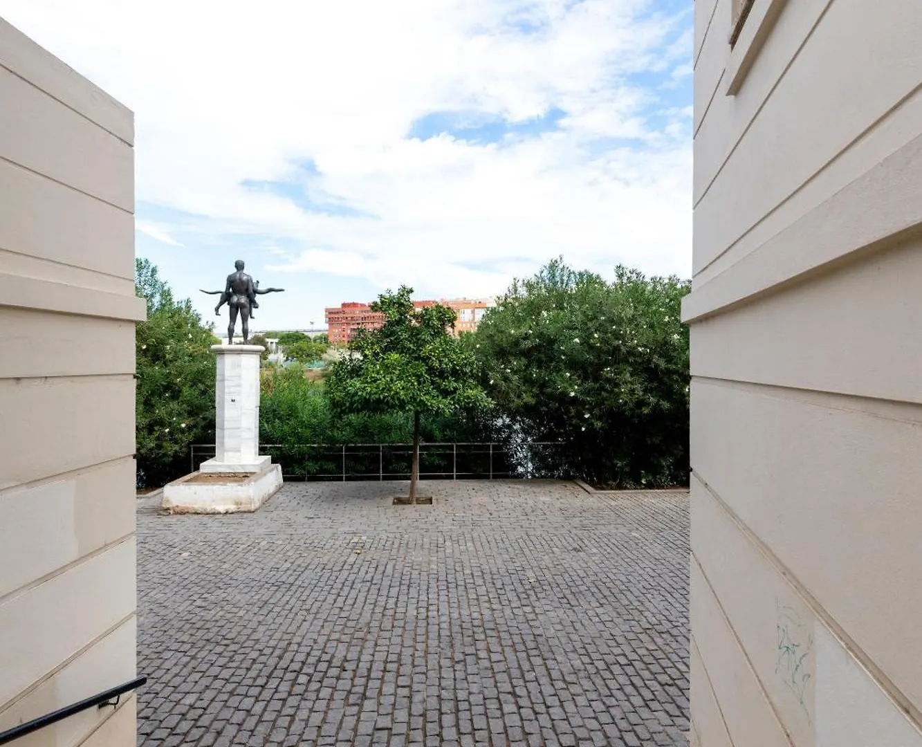 3 Habitaciones Y 2 Banos Junto Al Rio Seville Apartment
