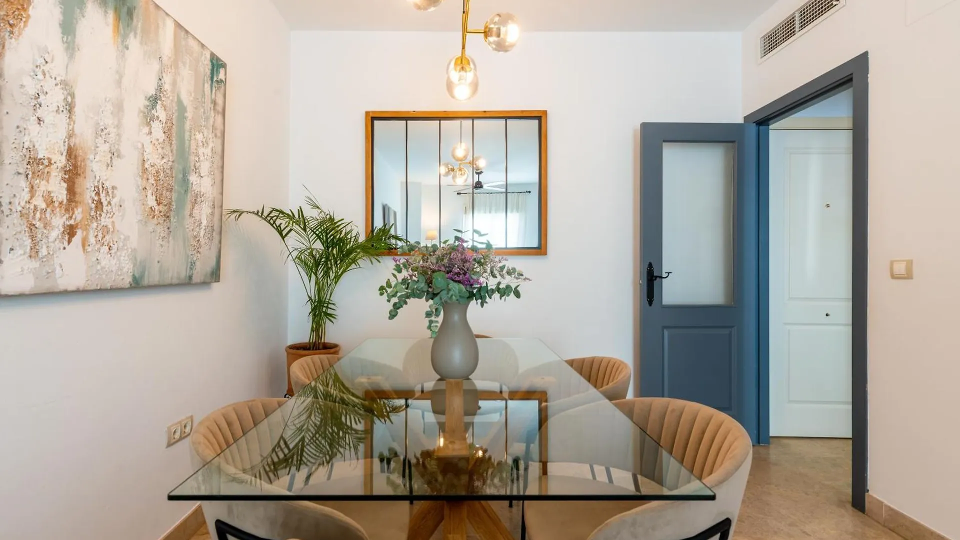3 Habitaciones Y 2 Banos Junto Al Rio Seville Apartment