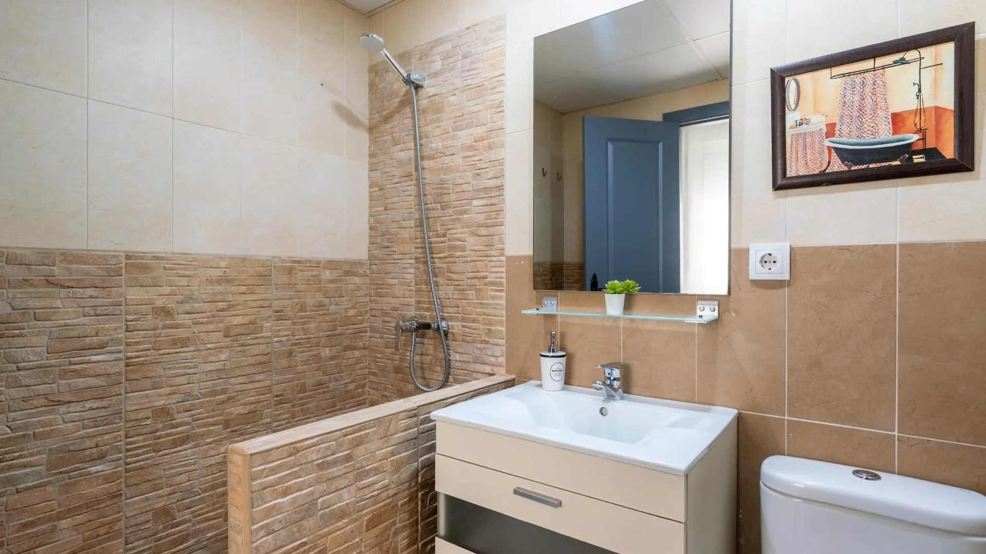 Apartment 3 Habitaciones Y 2 Banos Junto Al Rio Seville