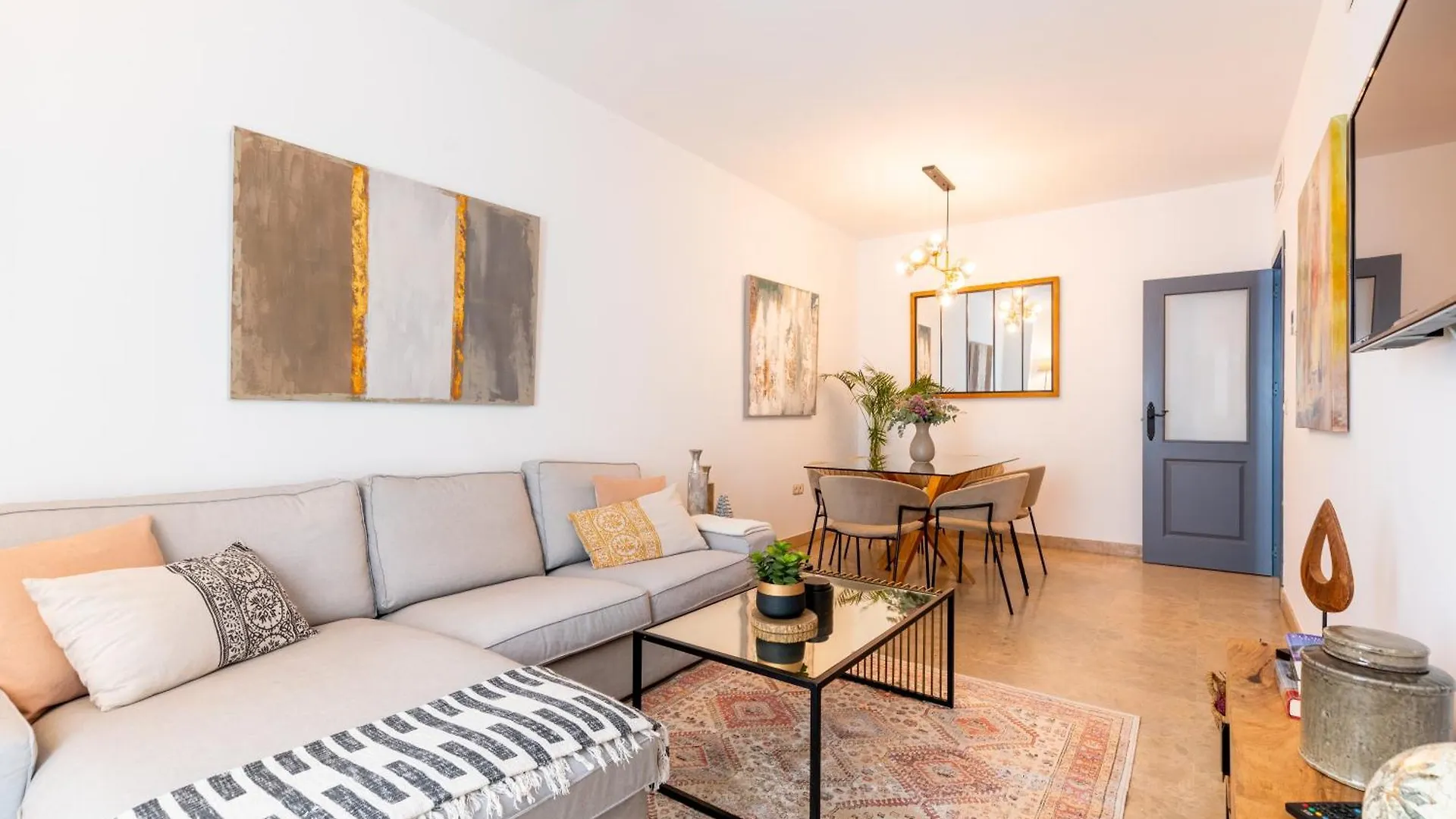 3 Habitaciones Y 2 Banos Junto Al Rio Seville 0*,  Spain