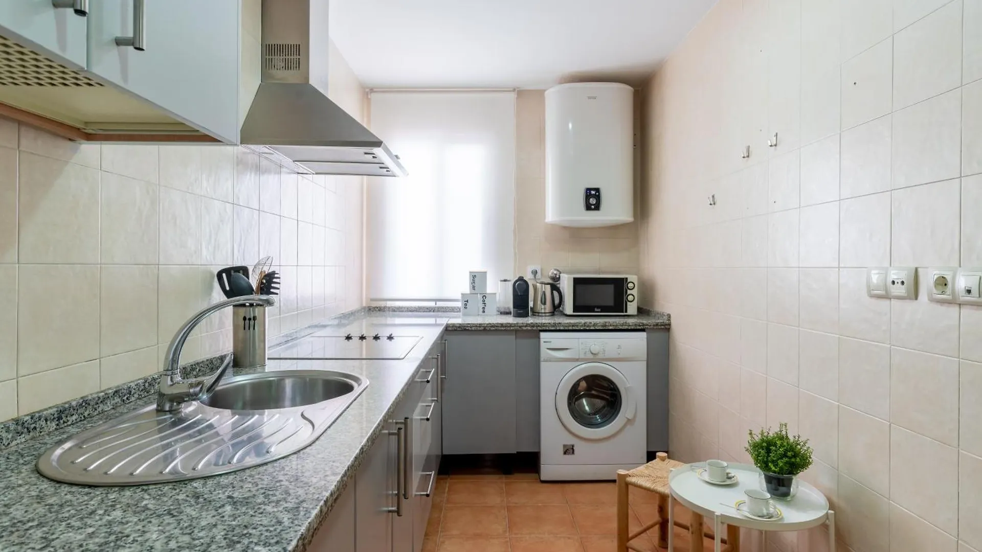 3 Habitaciones Y 2 Banos Junto Al Rio Seville 0*,