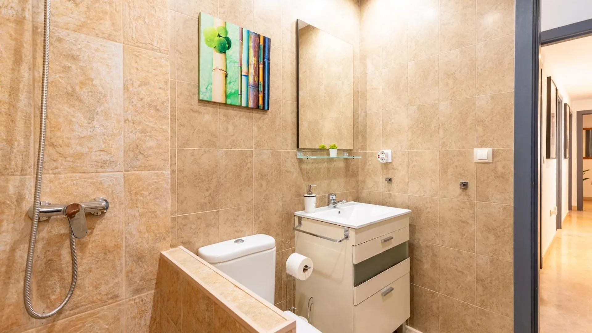 Apartamento 3 Habitaciones Y 2 Banos Junto Al Rio Sevilla